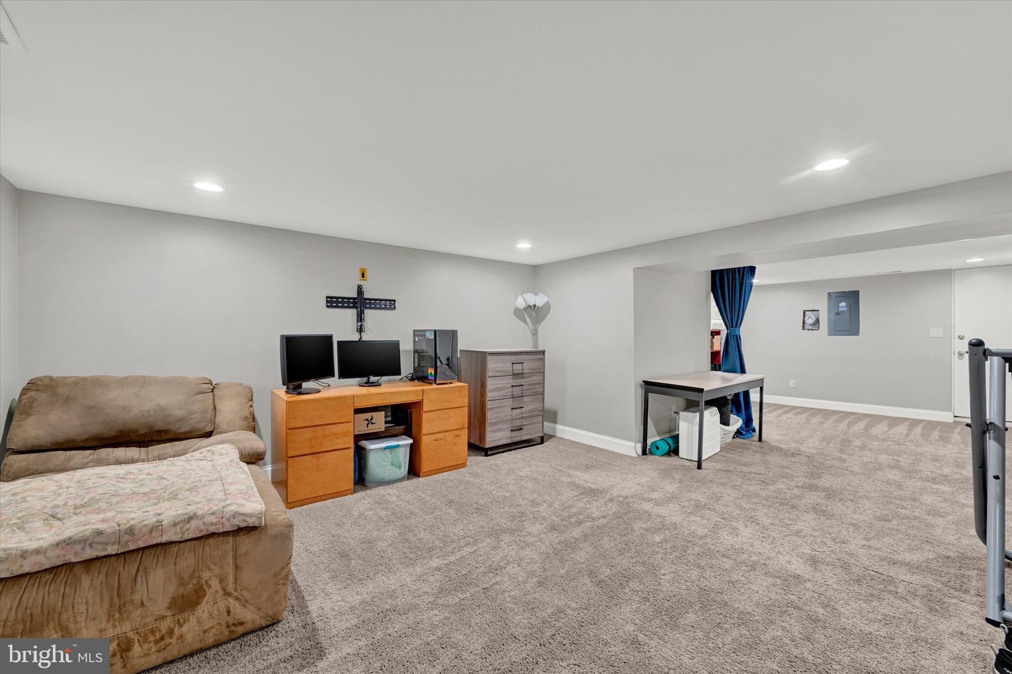 CHINQUAPIN PARK - Residential