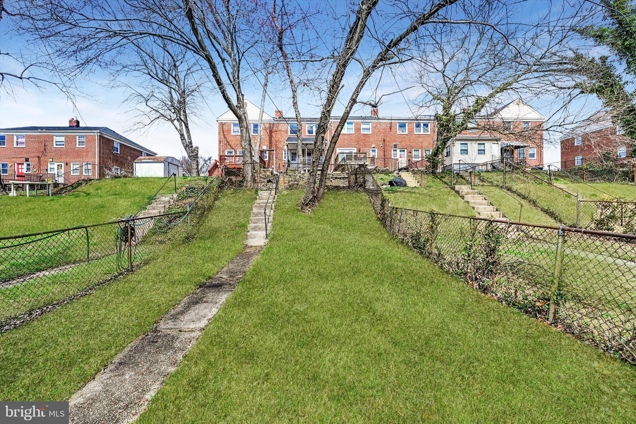 CHINQUAPIN PARK - Residential