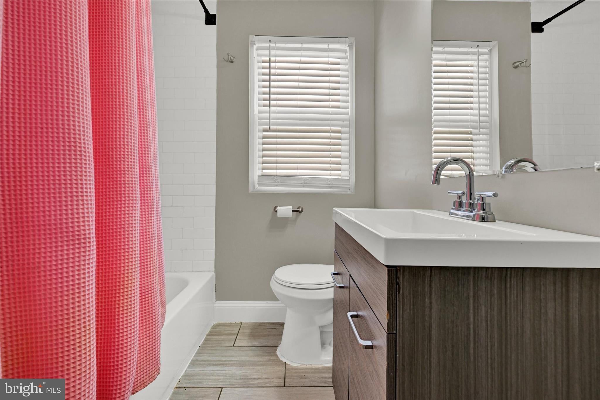 CHINQUAPIN PARK - Residential