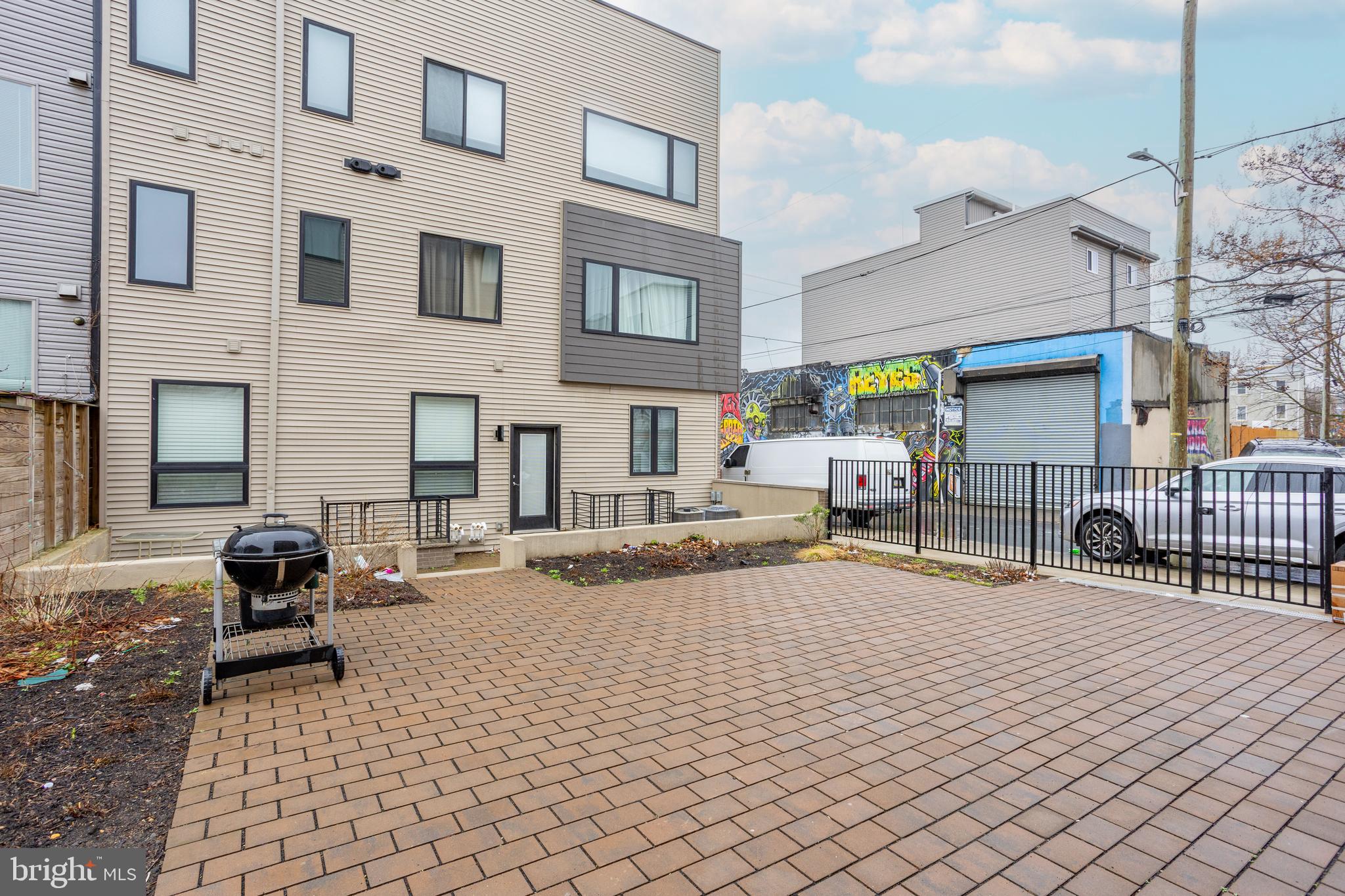 SOUTH KENSINGTON - Residential