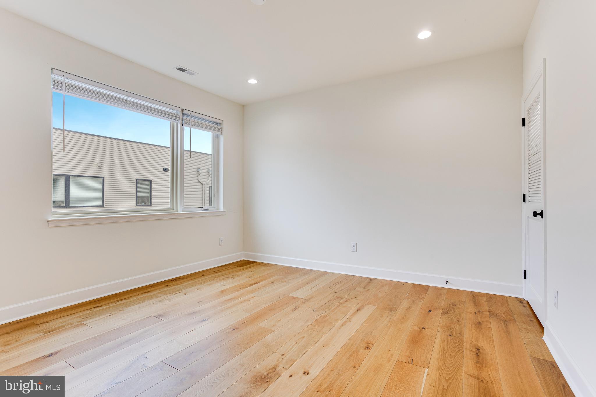 SOUTH KENSINGTON - Residential