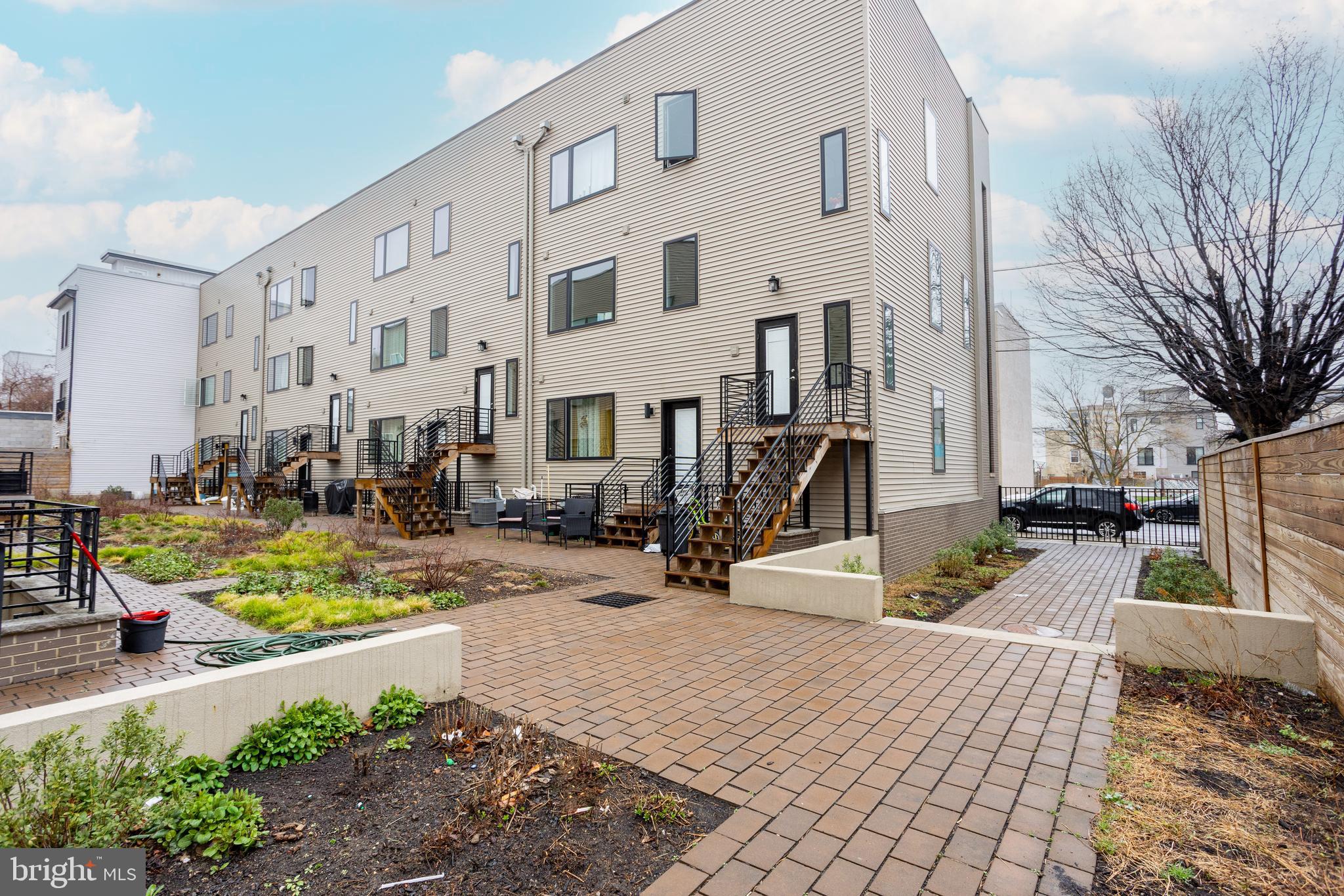 SOUTH KENSINGTON - Residential