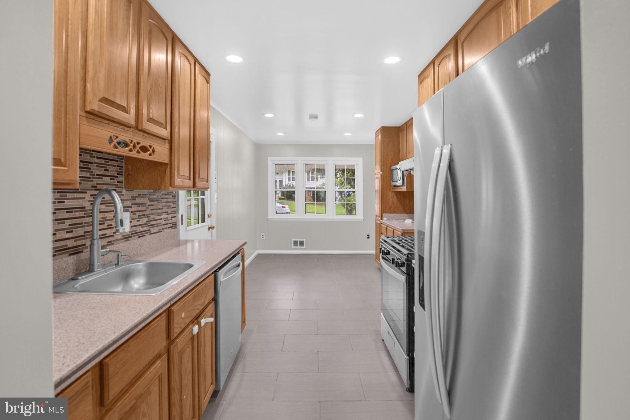 WHITFIELD GARDENS - Residential