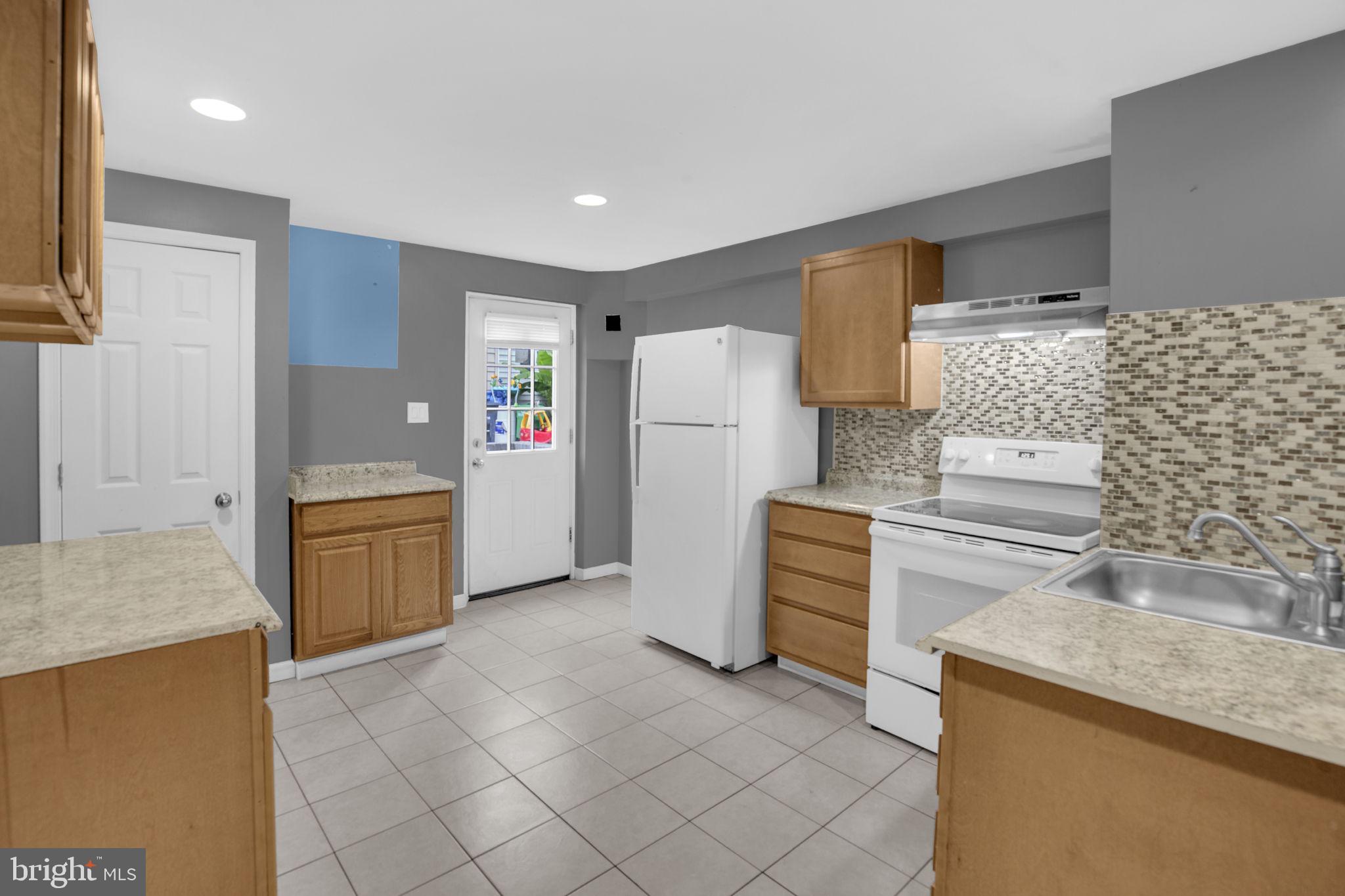 WHITFIELD GARDENS - Residential