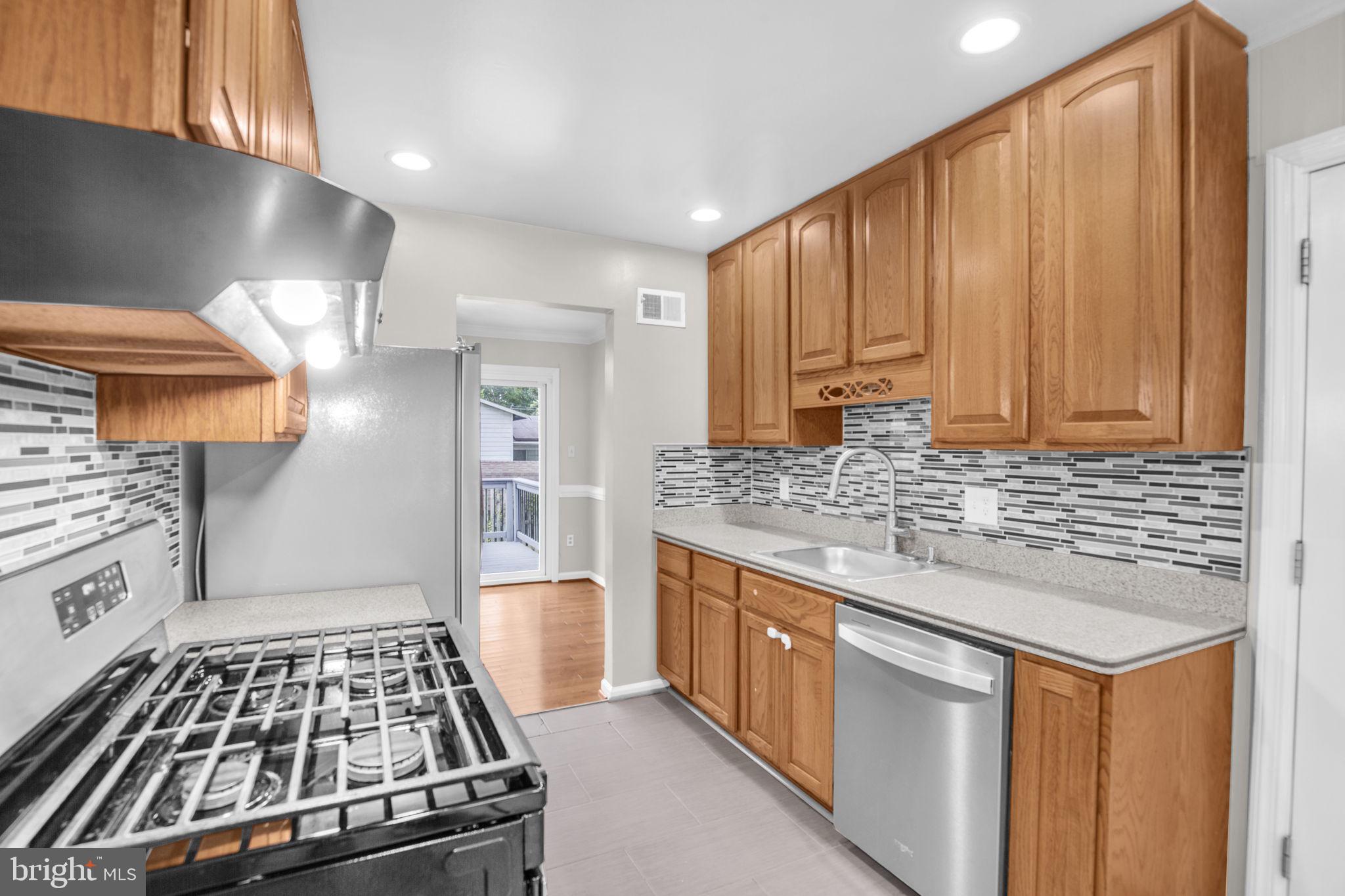 WHITFIELD GARDENS - Residential