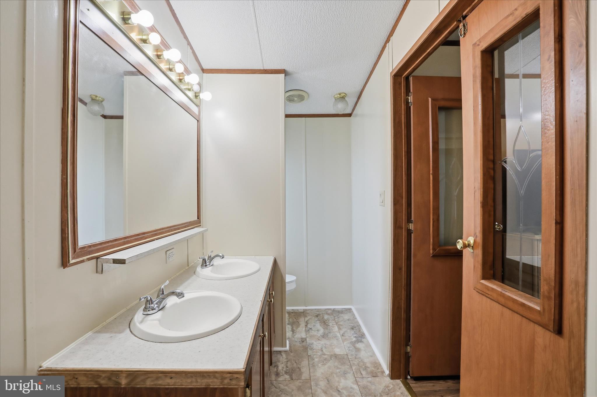 ROYAL CREST ESTATES - Residential