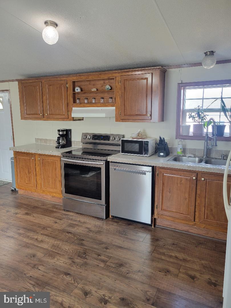 ROYAL CREST ESTATES - Residential