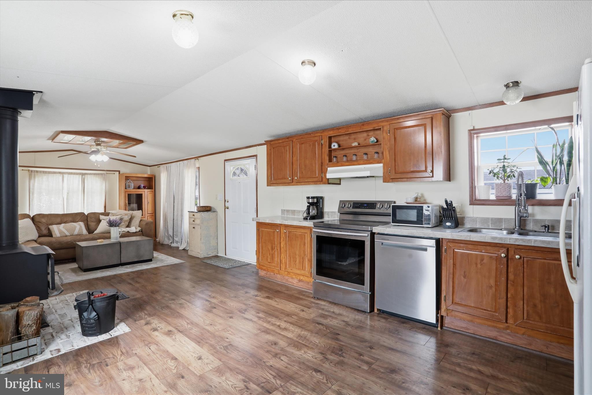 ROYAL CREST ESTATES - Residential