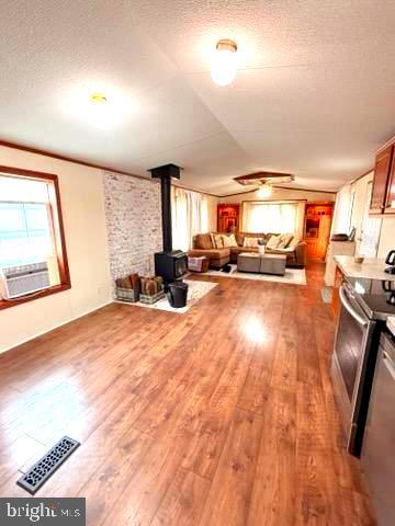 ROYAL CREST ESTATES - Residential