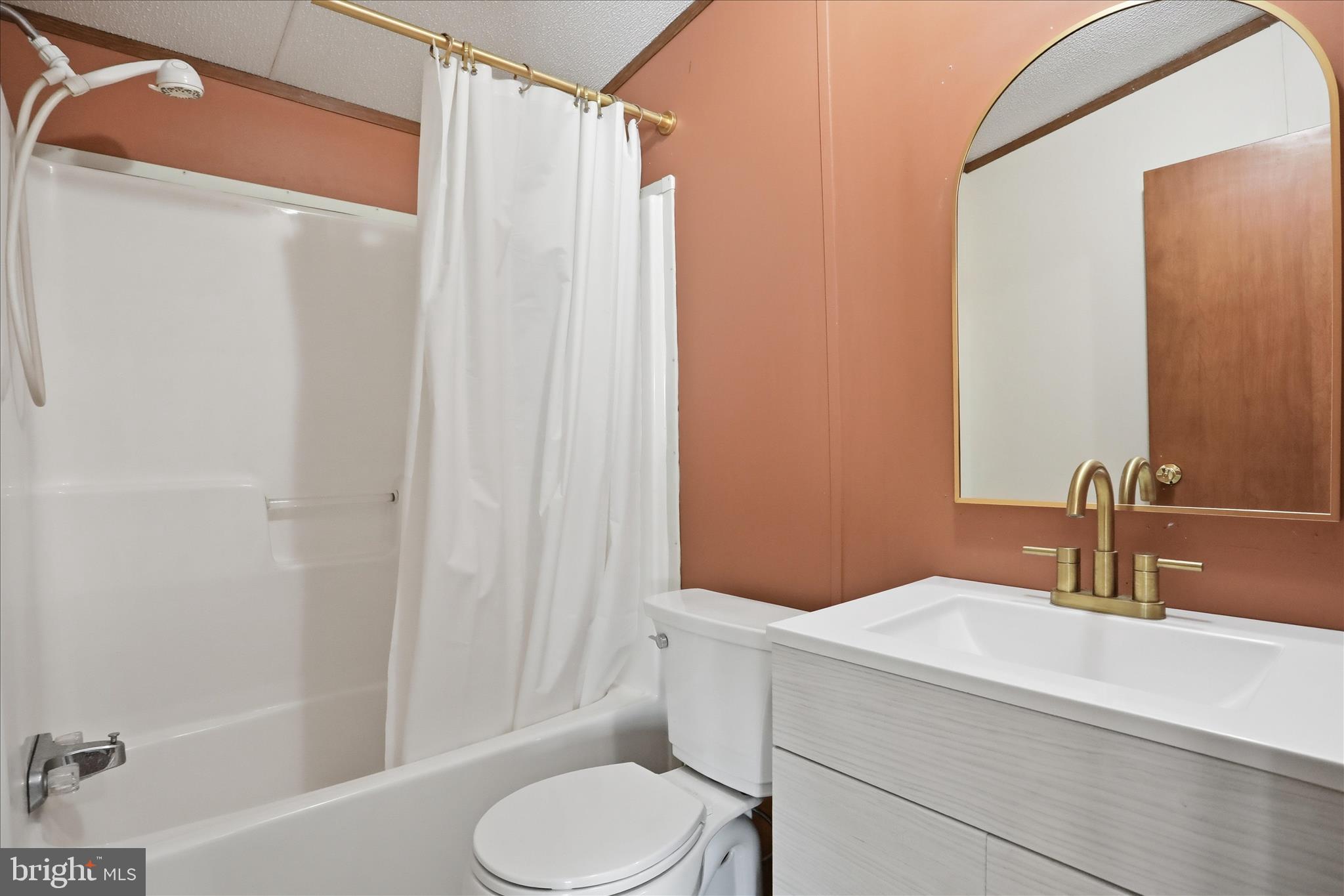 ROYAL CREST ESTATES - Residential