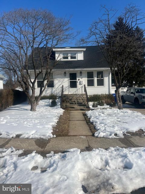 47 S LIPPINCOTT AVENUE MAPLE SHADE NJ 08052
