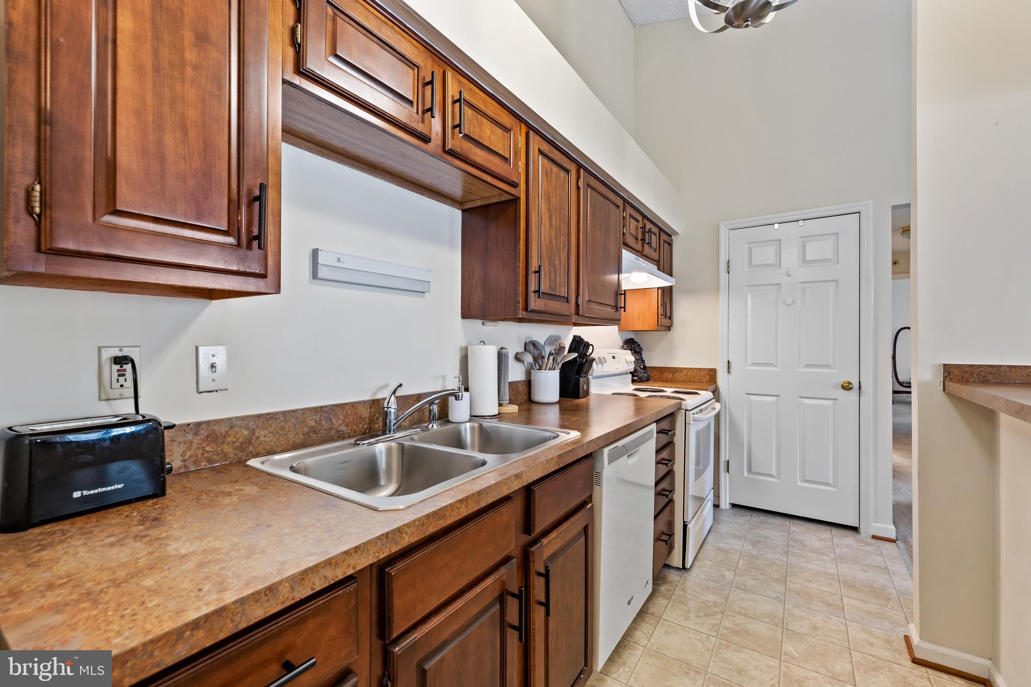 BEDFORD COMMONS - Residential