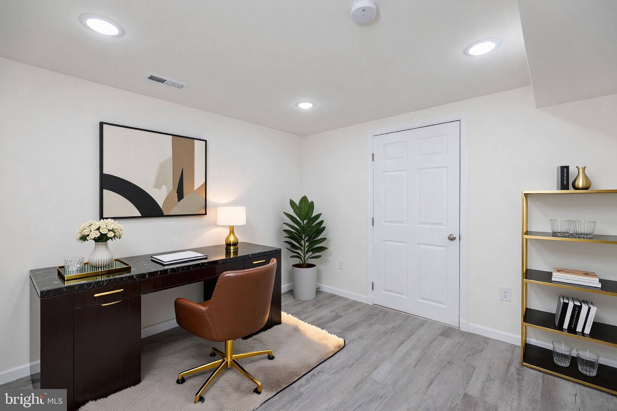 REDDING ESTATES - Residential