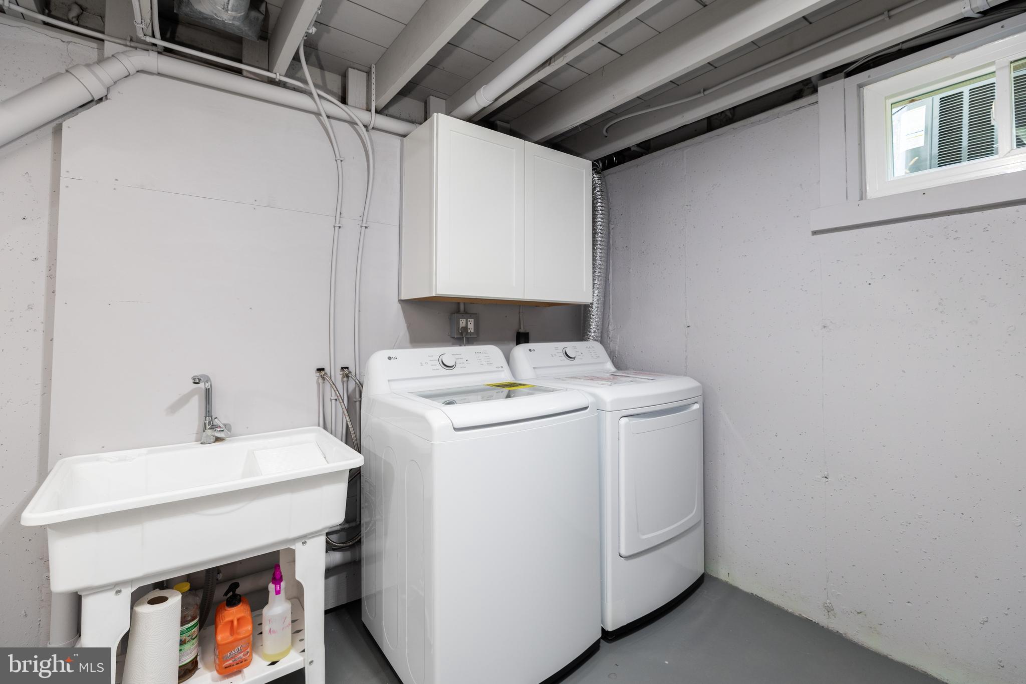 REDDING ESTATES - Residential