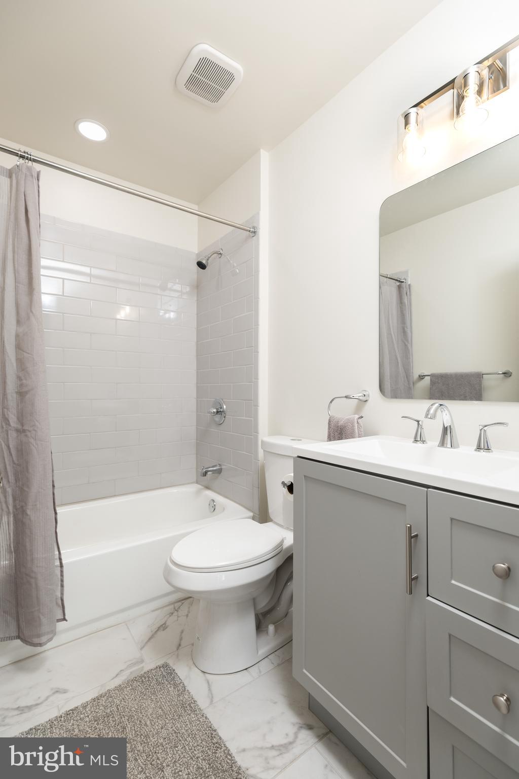 REDDING ESTATES - Residential