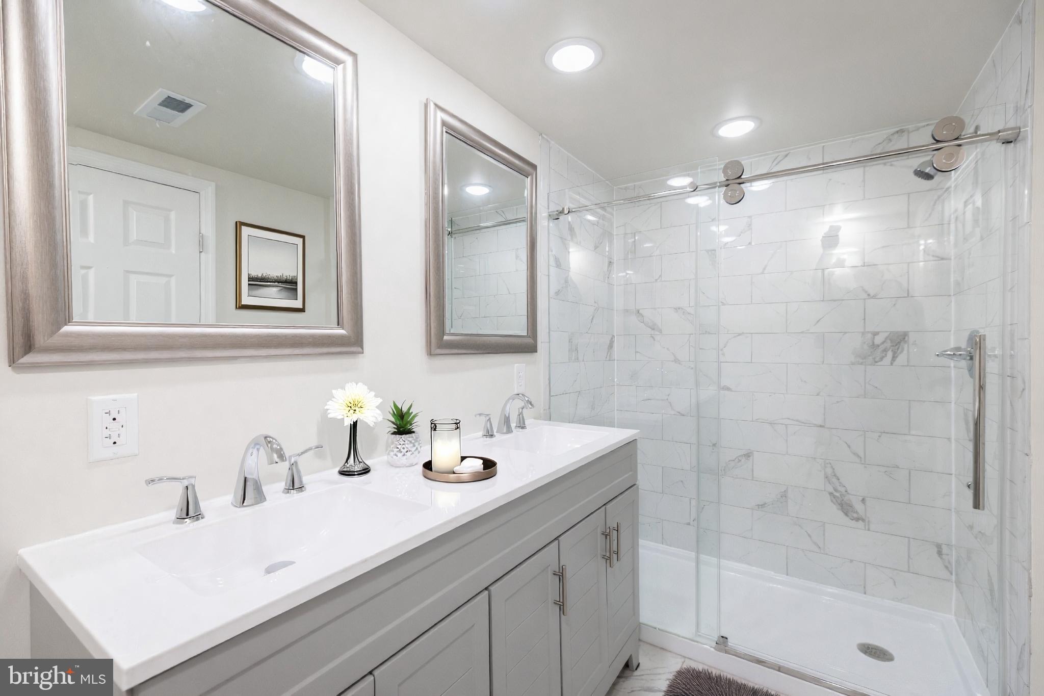 REDDING ESTATES - Residential