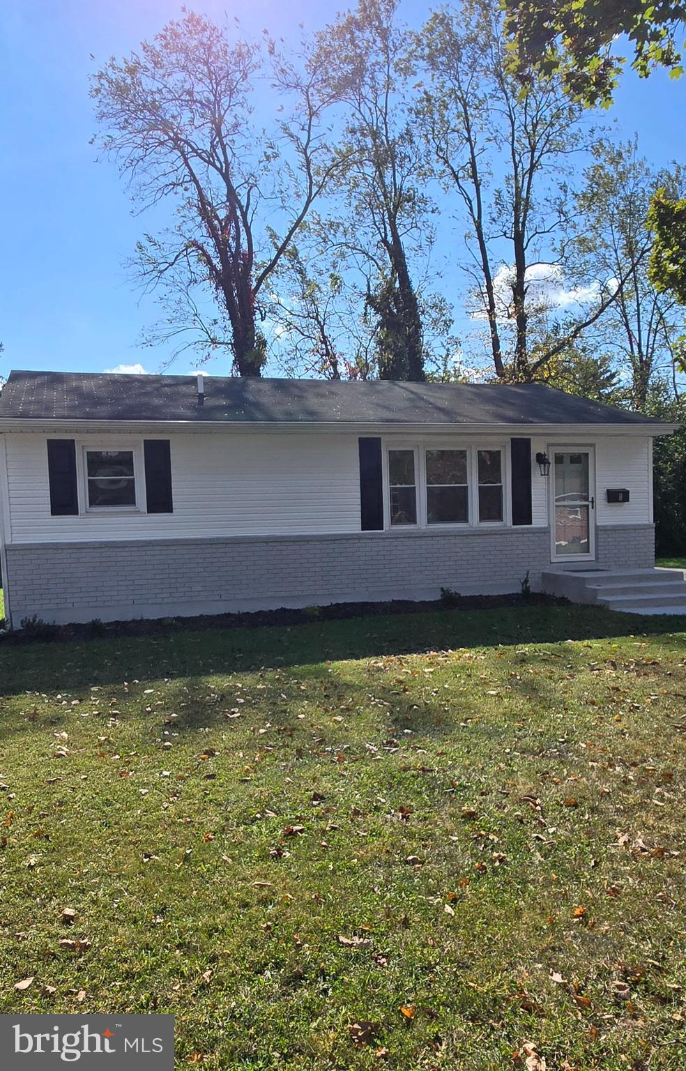 8 REDDING CIRCLE