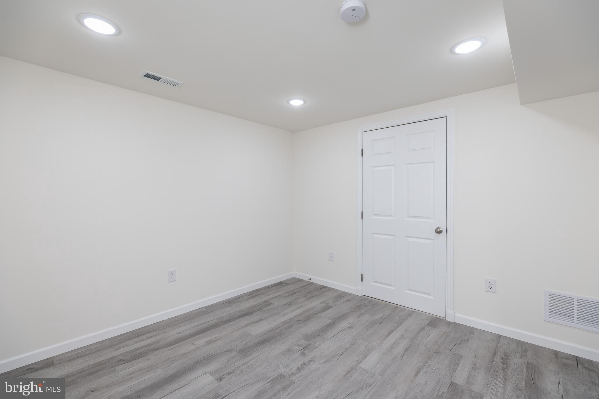 REDDING ESTATES - Residential