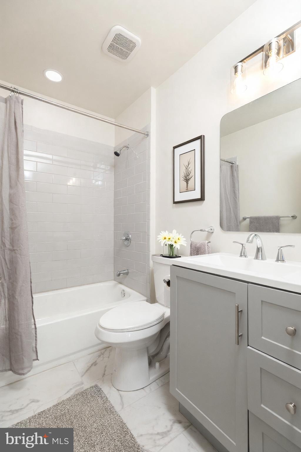 REDDING ESTATES - Residential