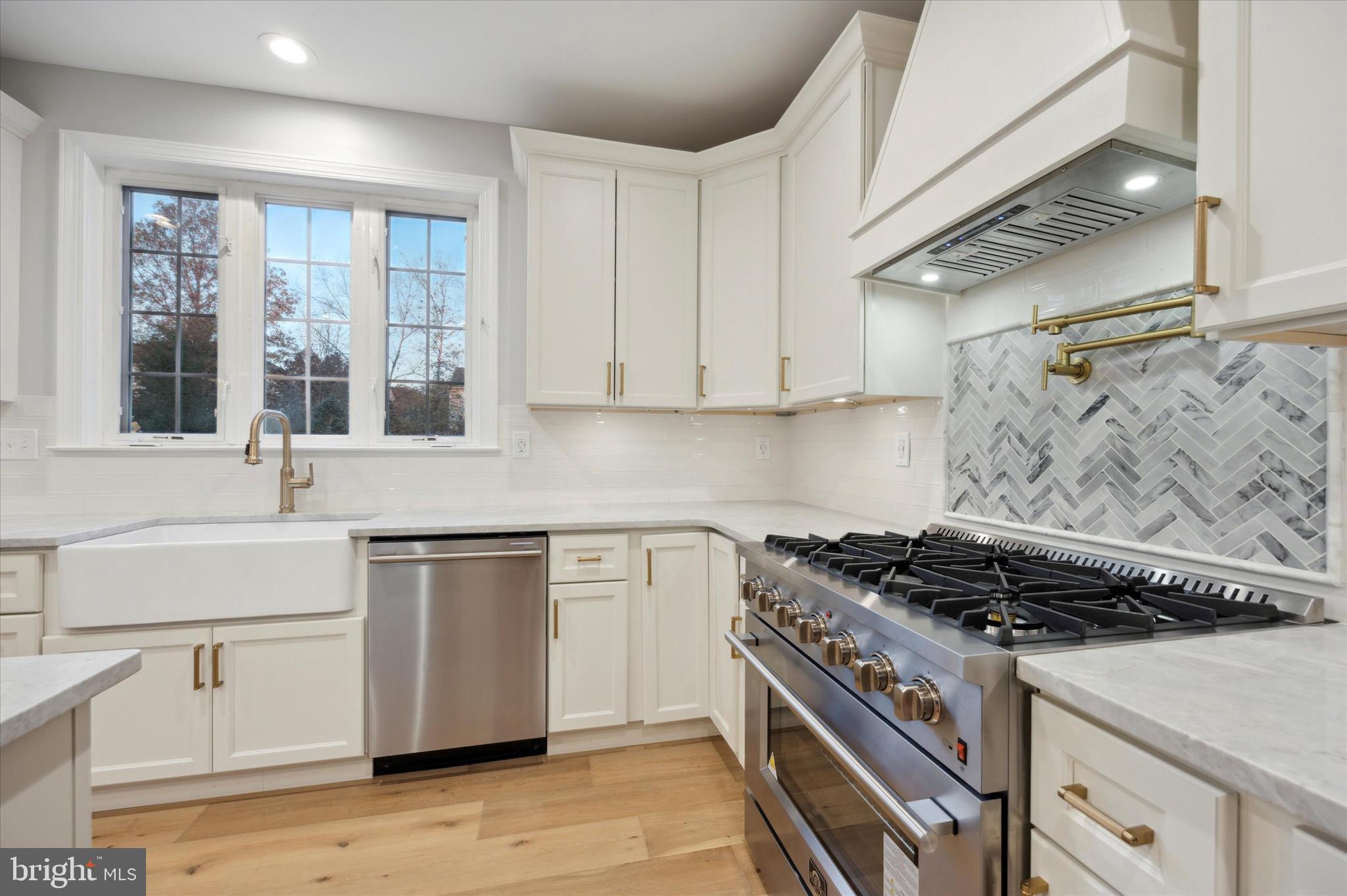 WAINWRIGHT AT WHIT - Residential