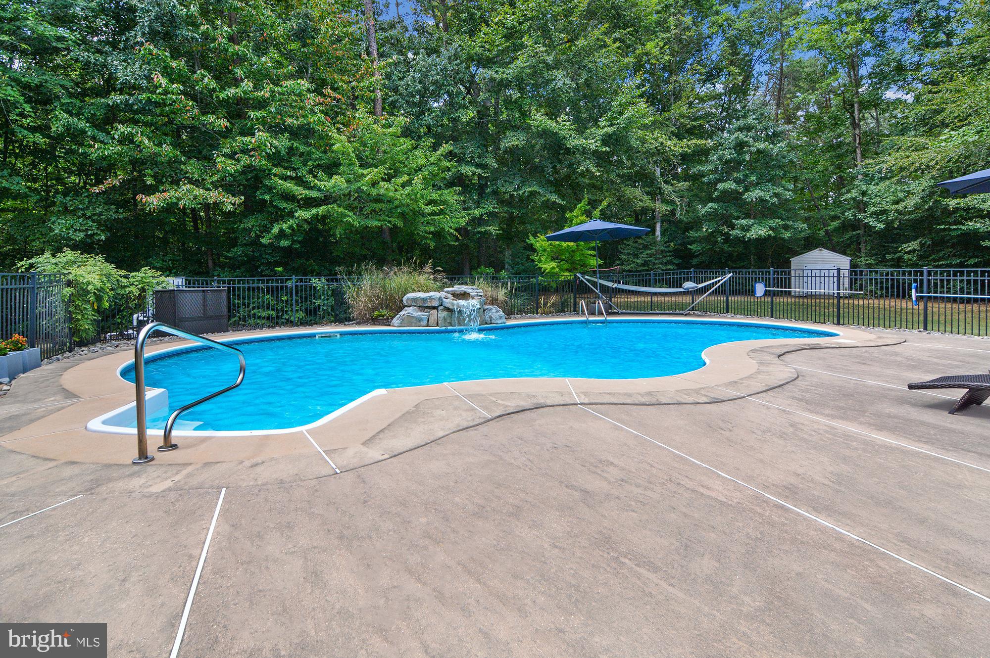 6155 LANDSDALE PLACE