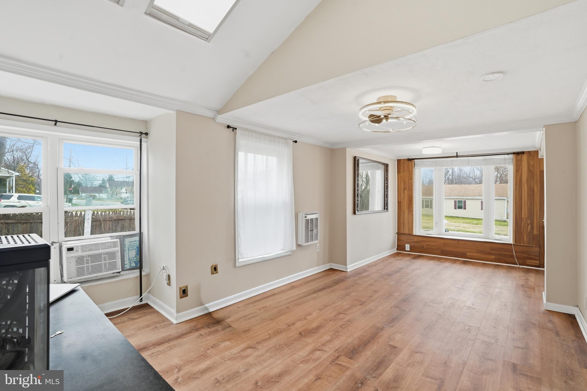 TWIN OAKS - Residential