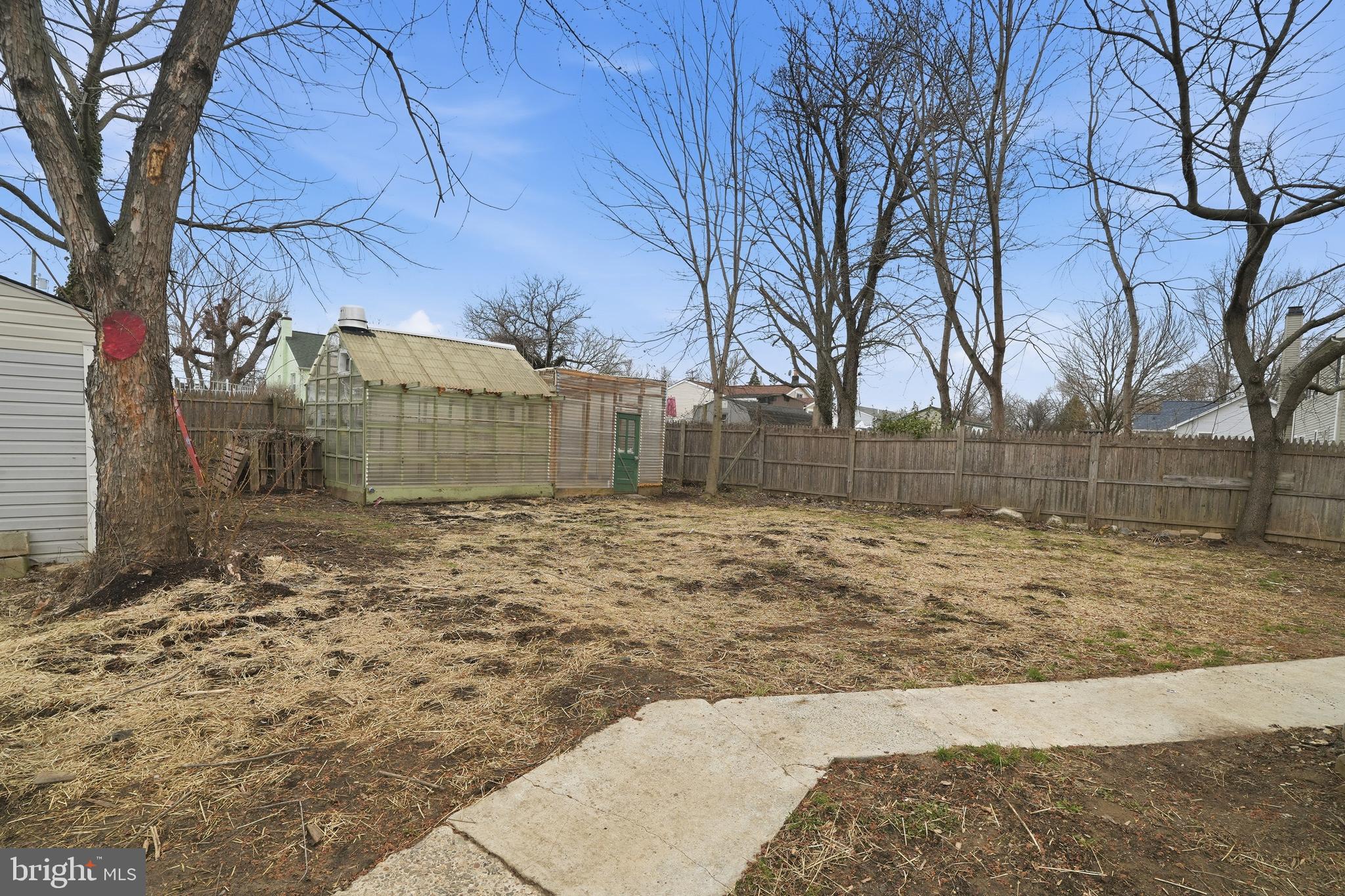 TWIN OAKS - Residential