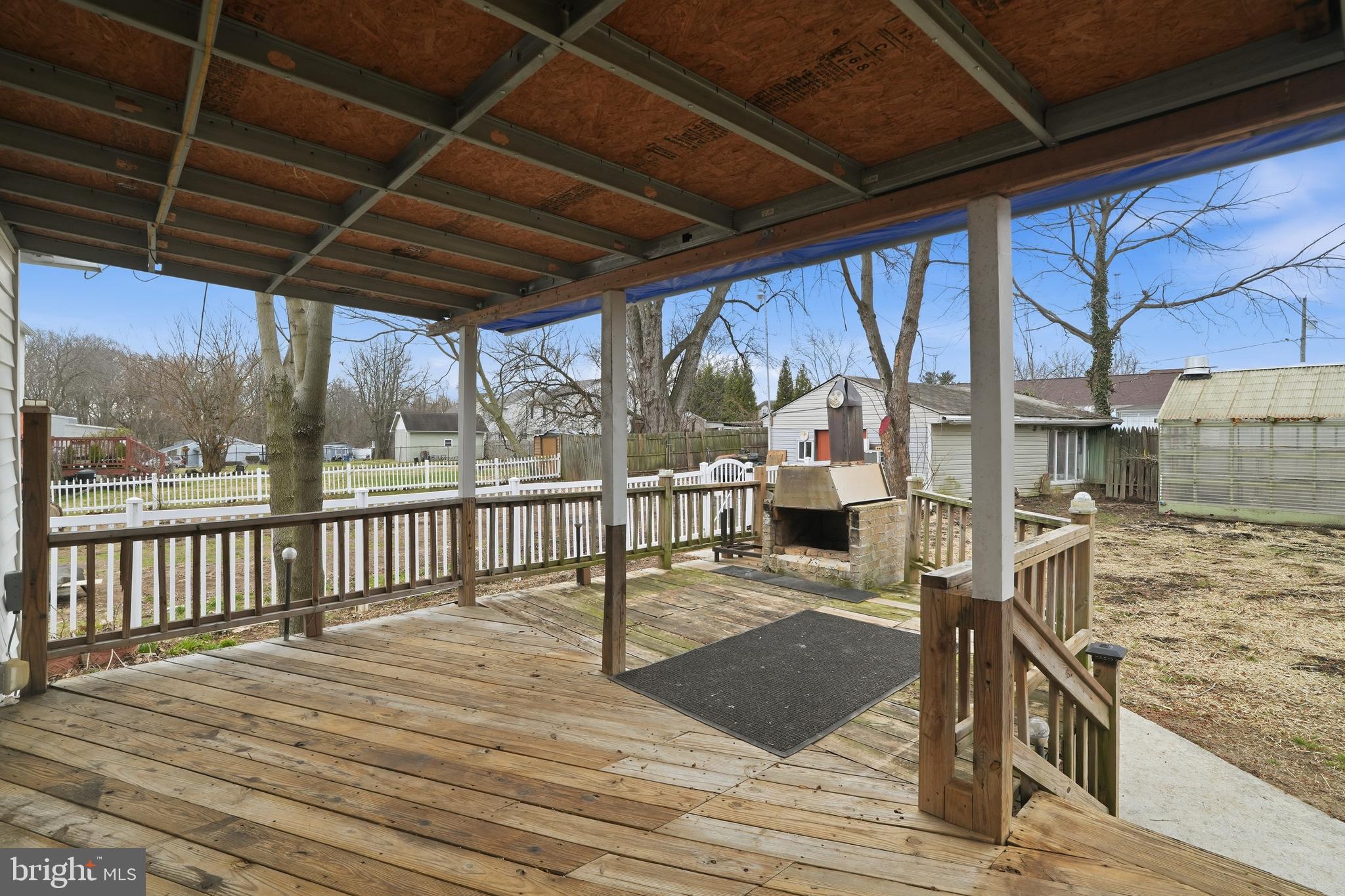 TWIN OAKS - Residential