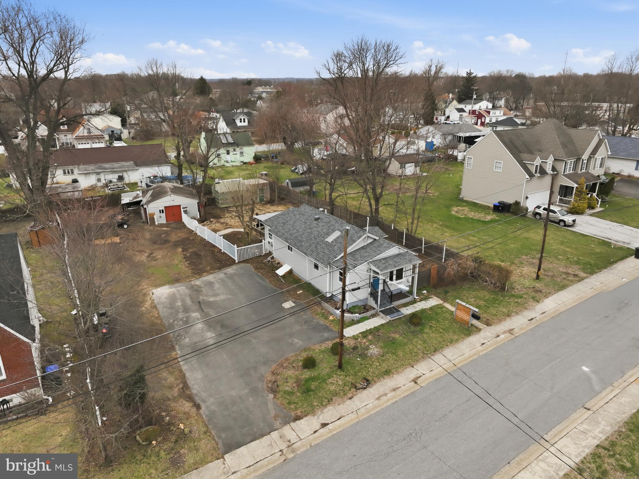 TWIN OAKS - Residential