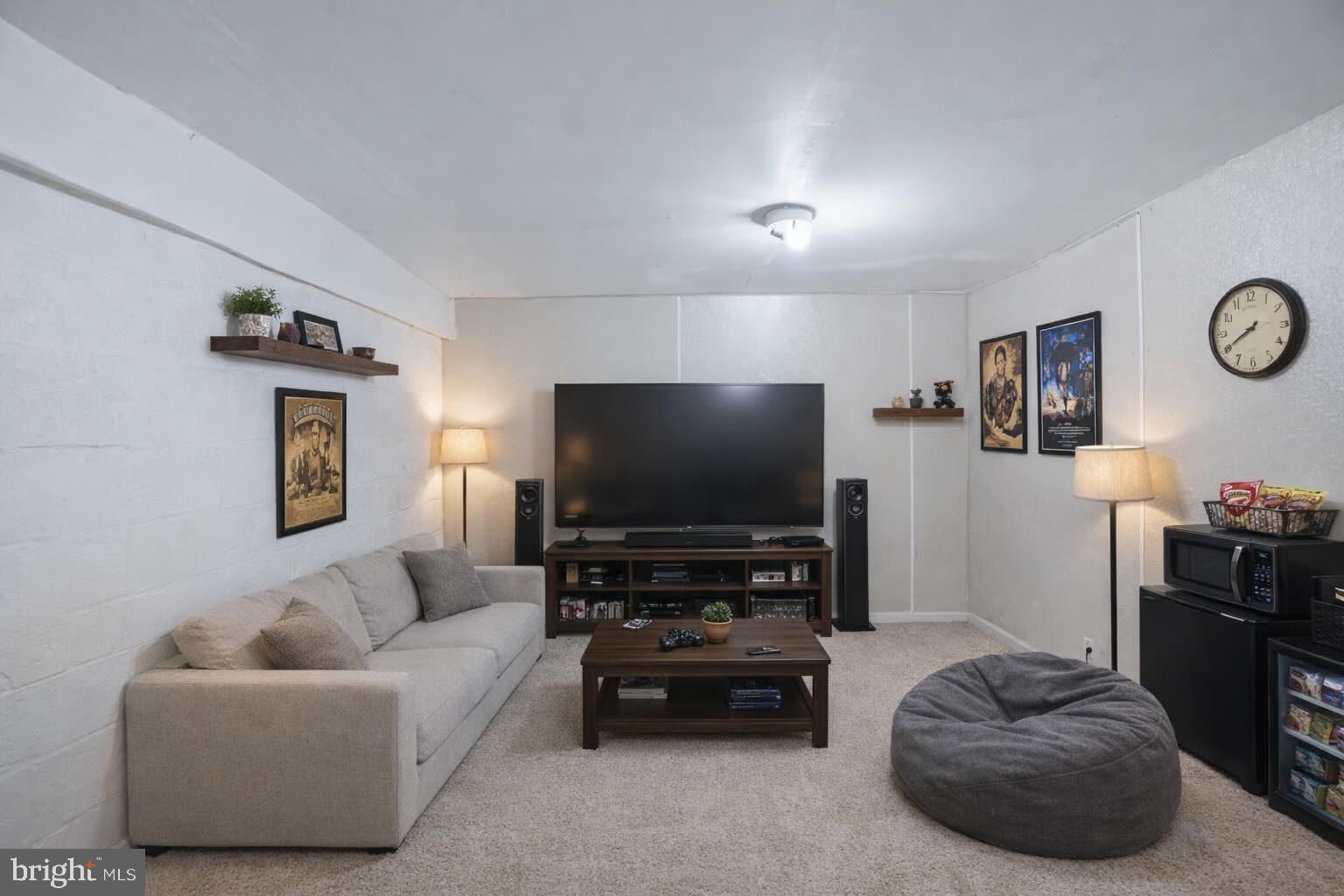 TWIN OAKS - Residential