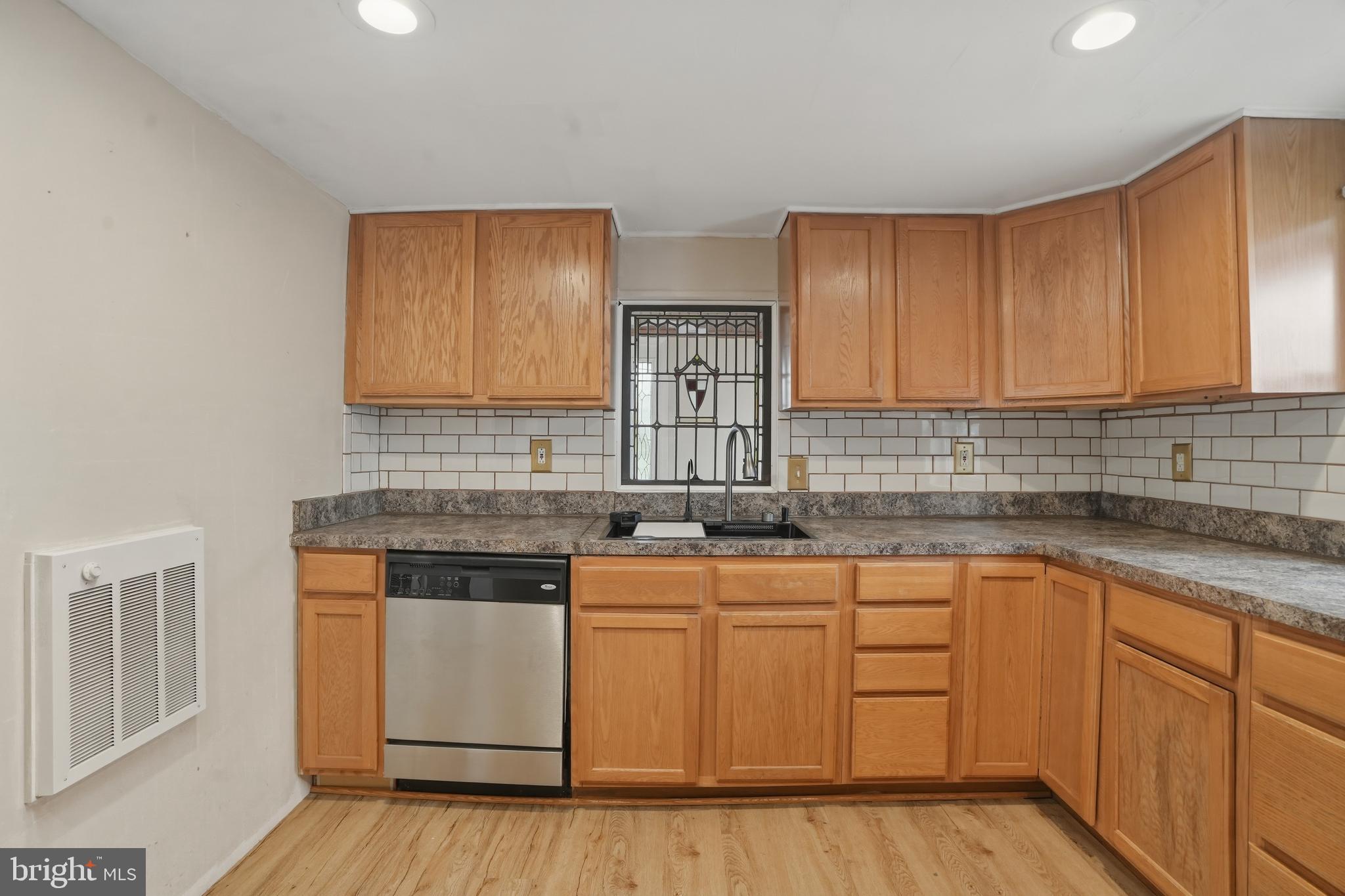 TWIN OAKS - Residential