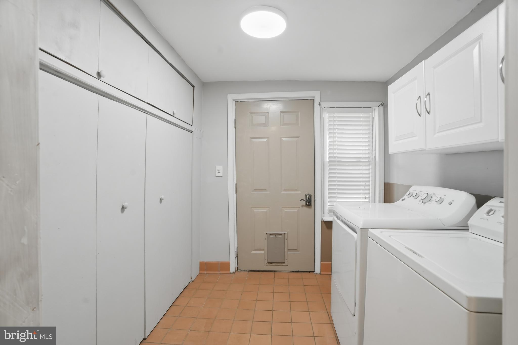 TWIN OAKS - Residential