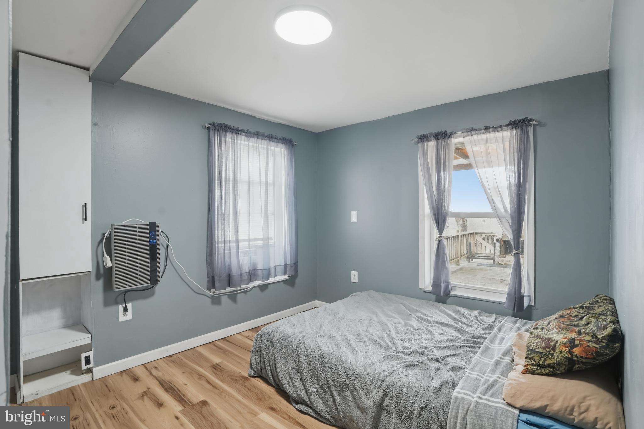 TWIN OAKS - Residential