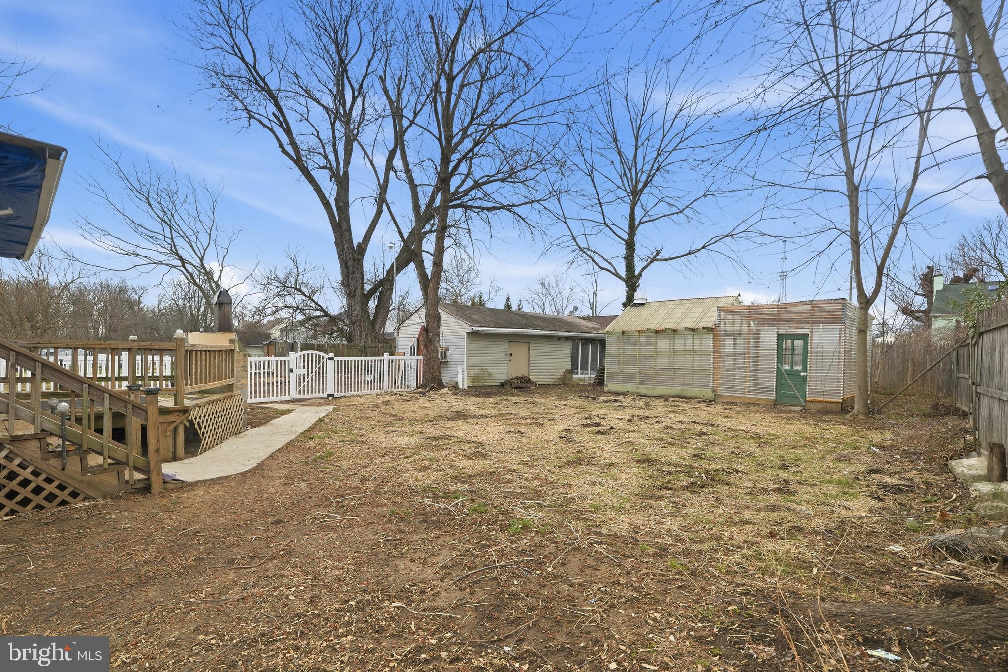 TWIN OAKS - Residential