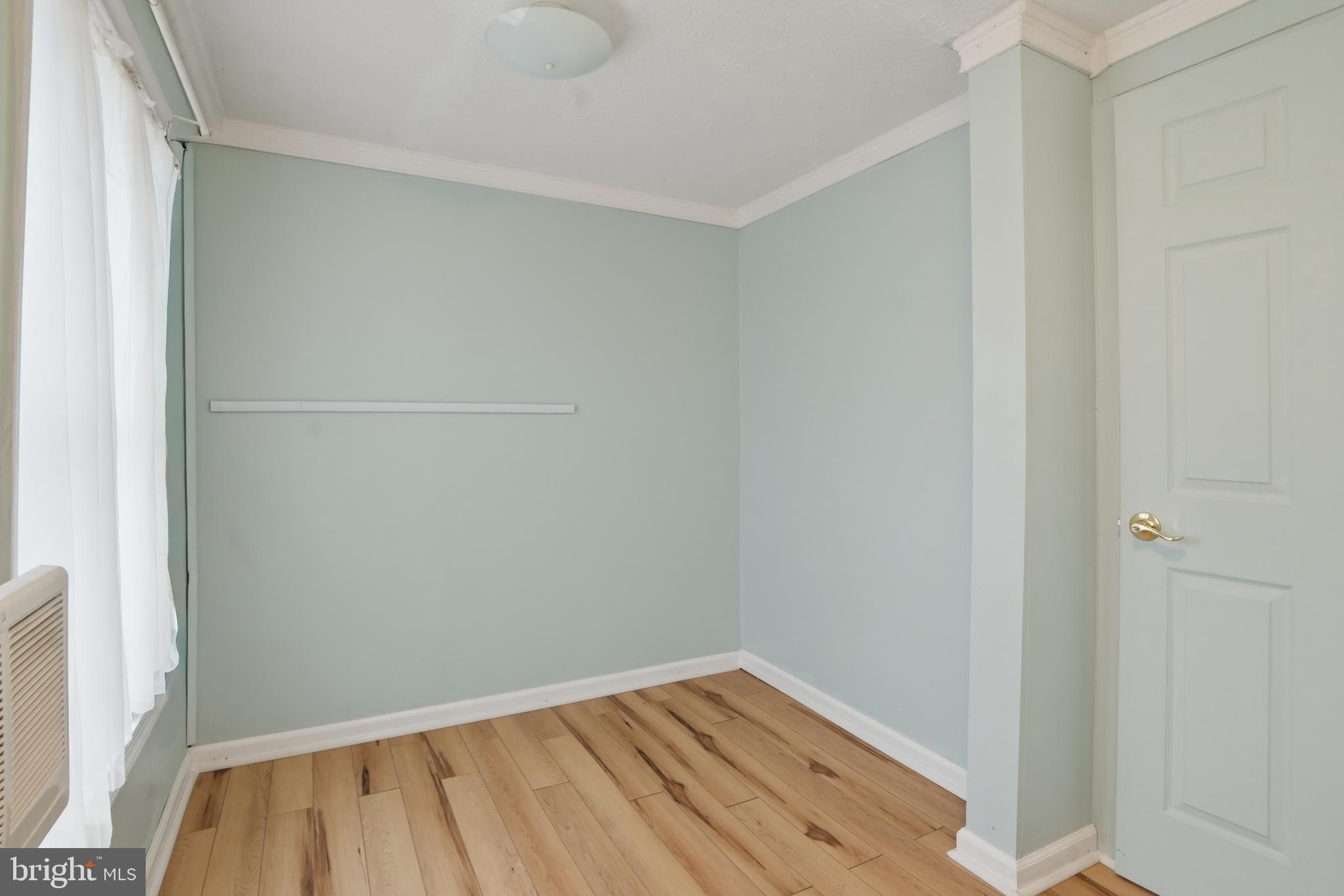 TWIN OAKS - Residential