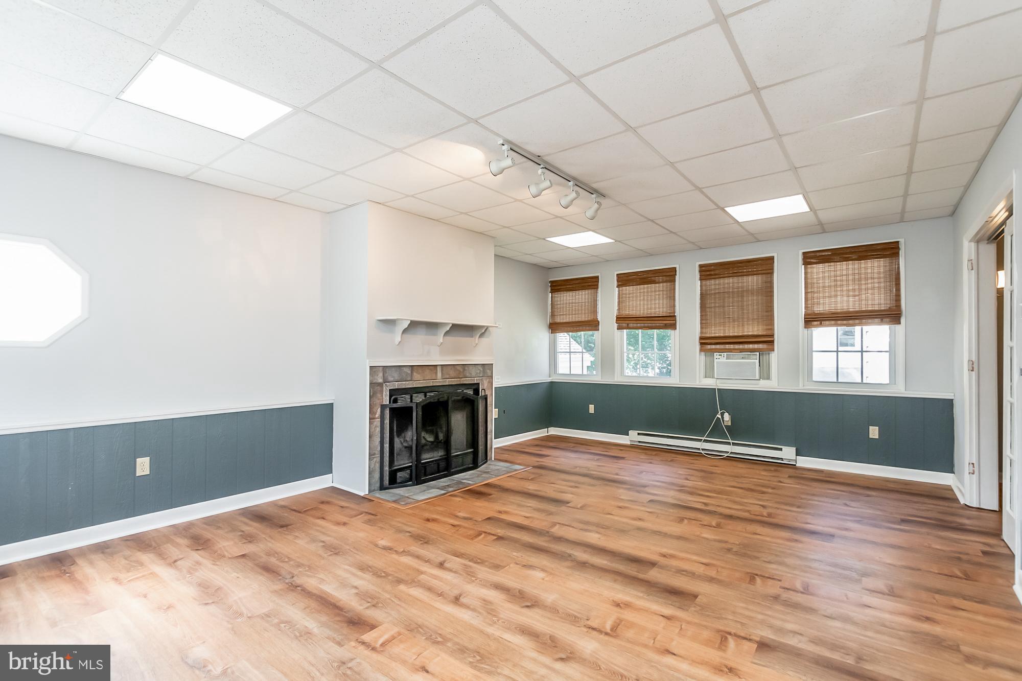 CALIFORNIA GROVE - Residential