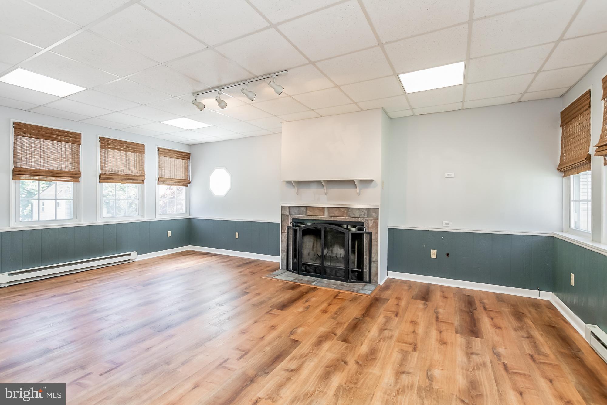 CALIFORNIA GROVE - Residential