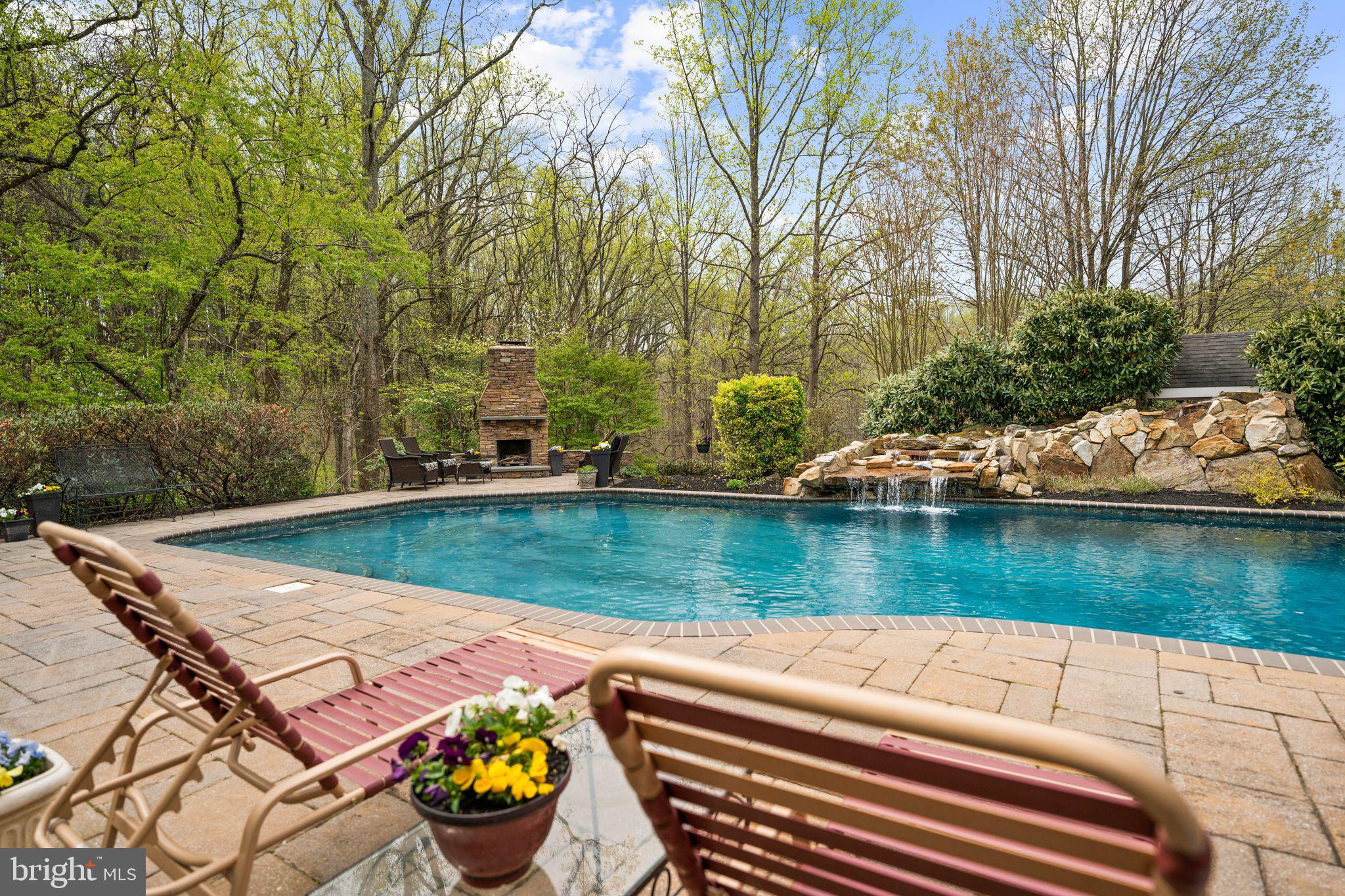 GOVERNORS RUN - Residential