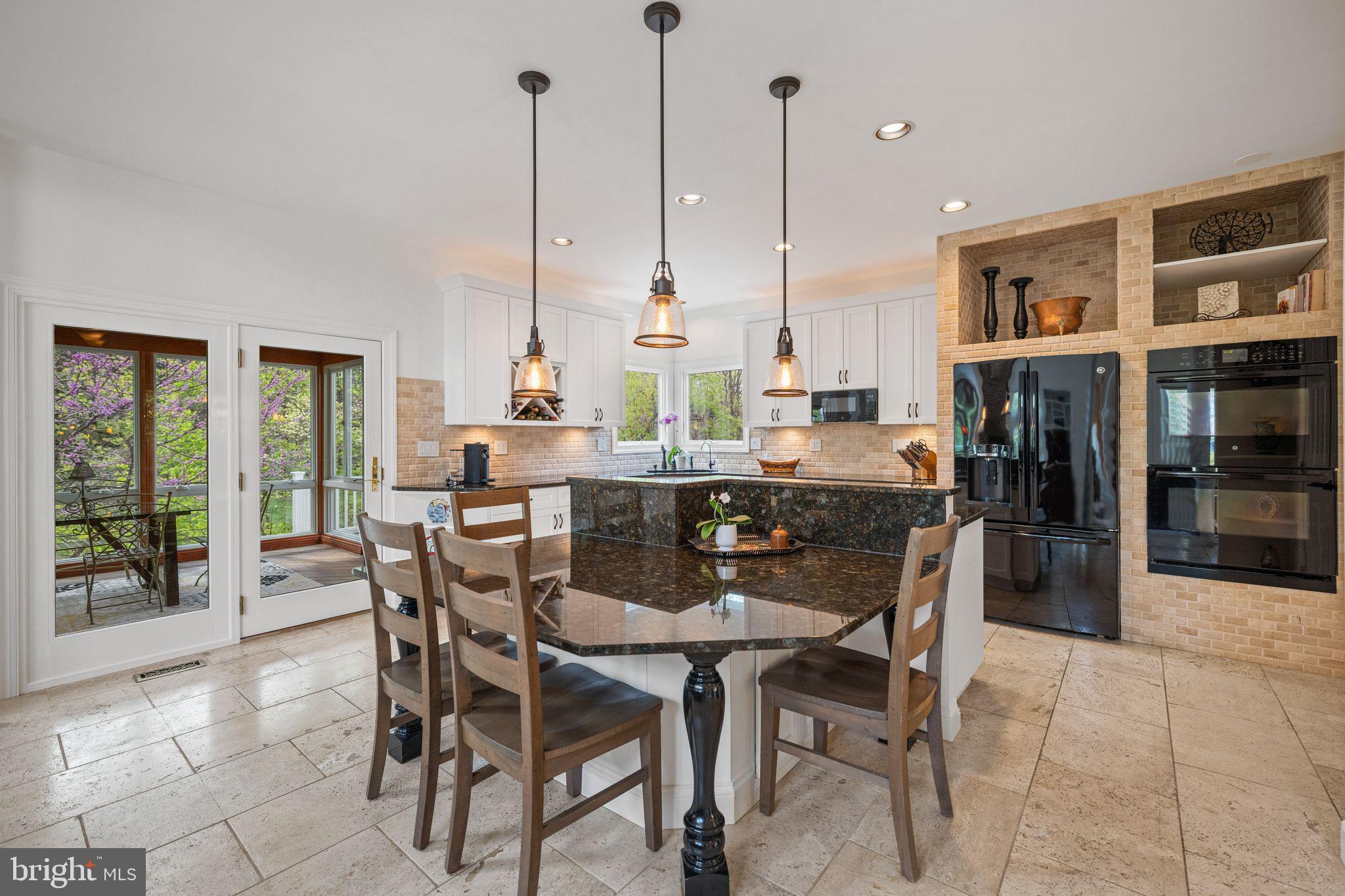 GOVERNORS RUN - Residential