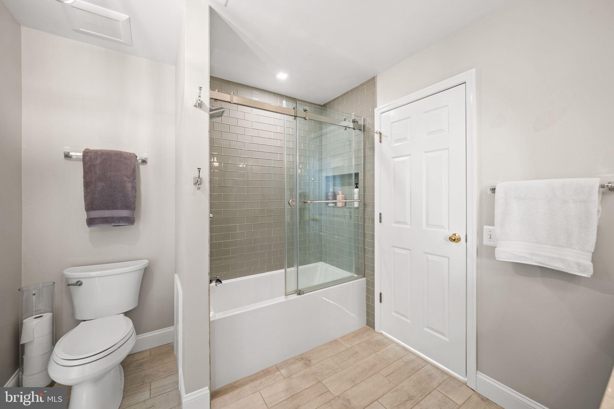 GOVERNORS RUN - Residential