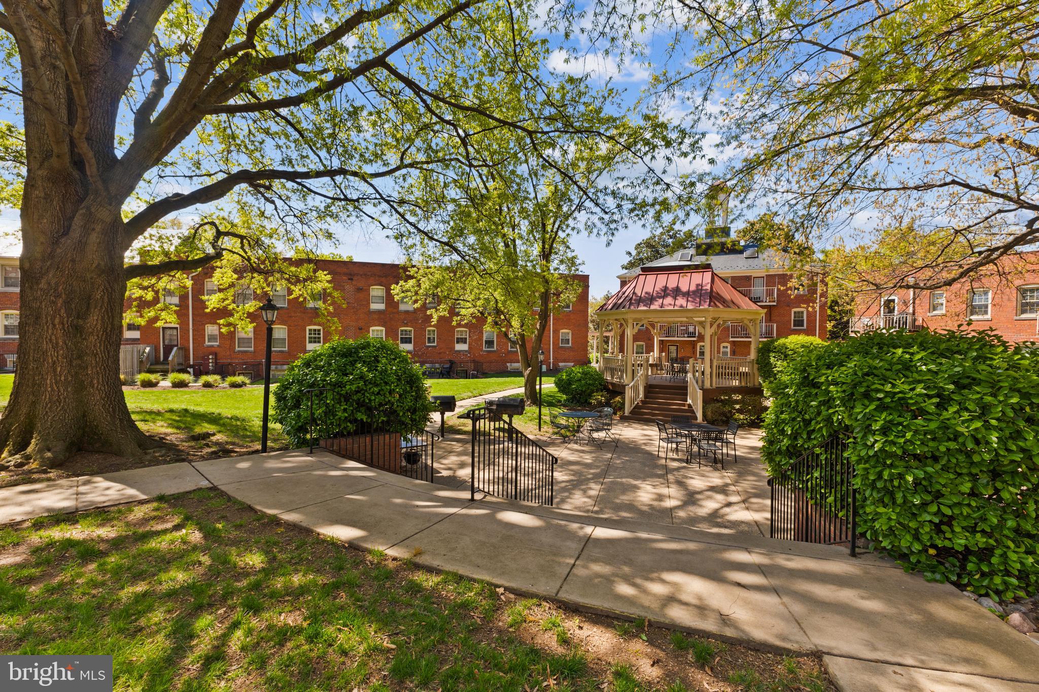 HARBOR TERRACE - Residential