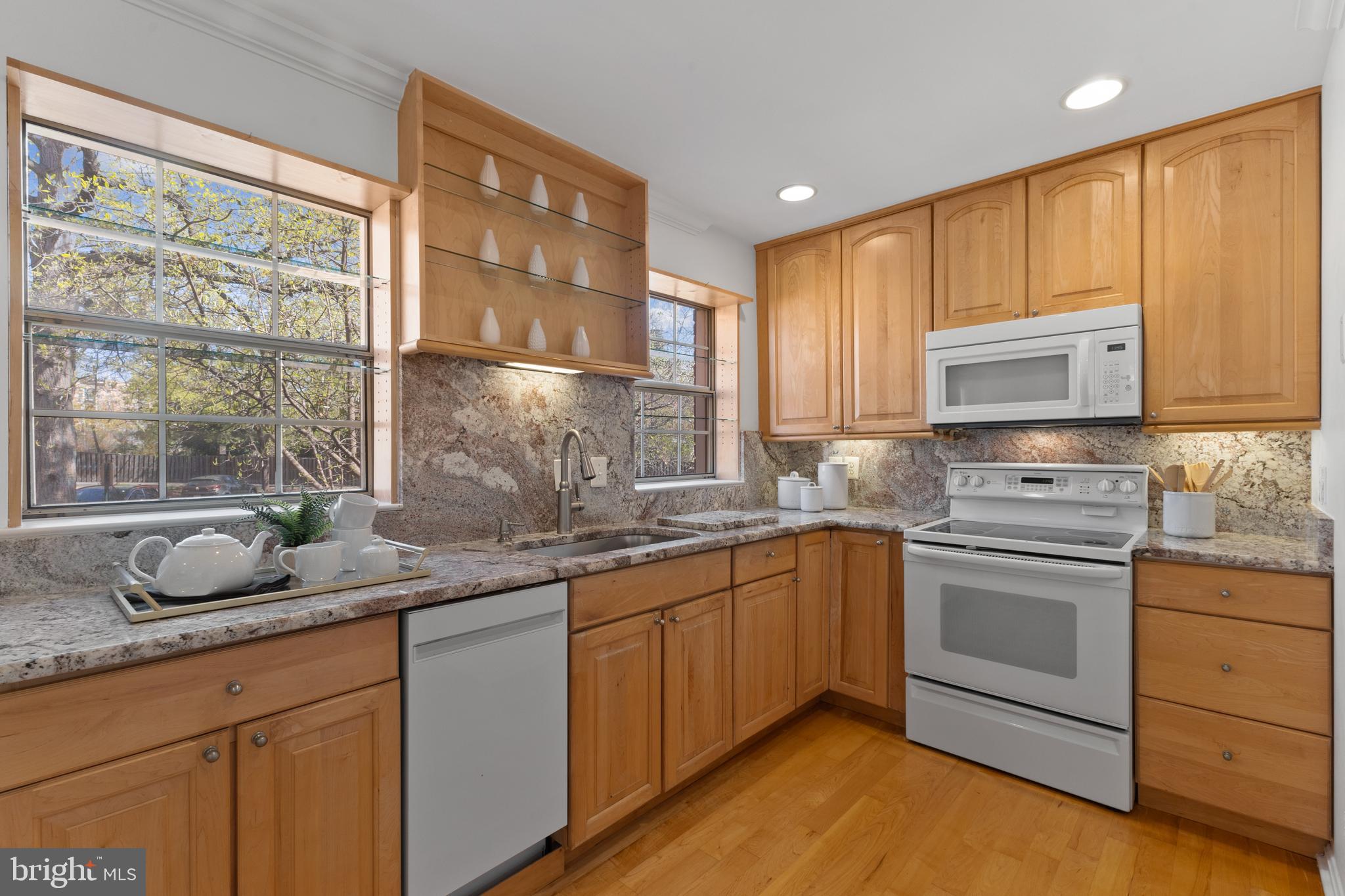 HARBOR TERRACE - Residential