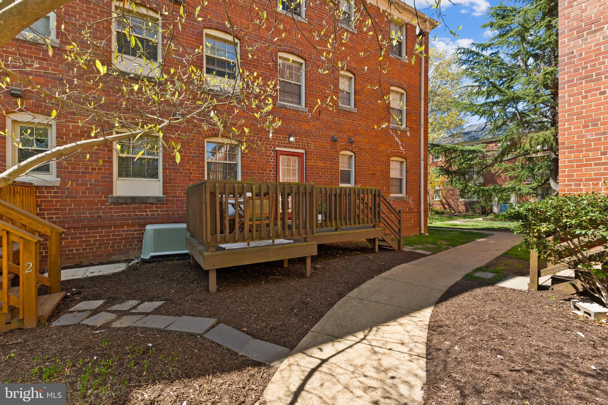 HARBOR TERRACE - Residential