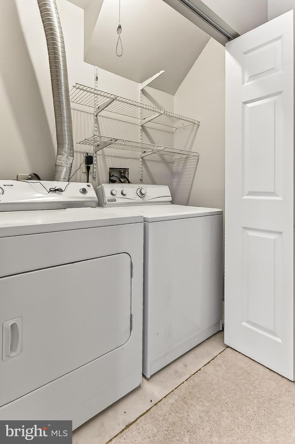 ROCKPOINTE - Residential