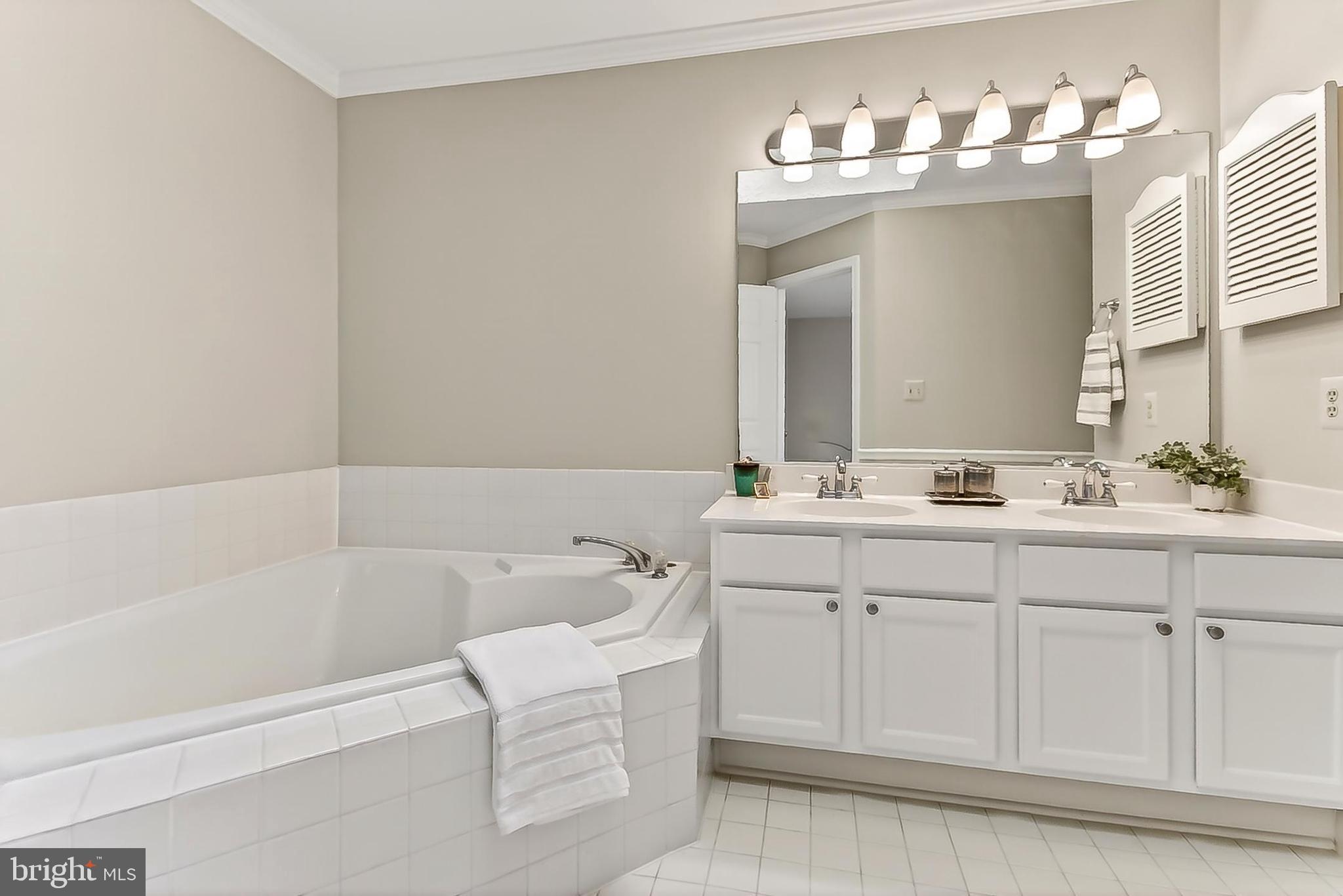 ROCKPOINTE - Residential