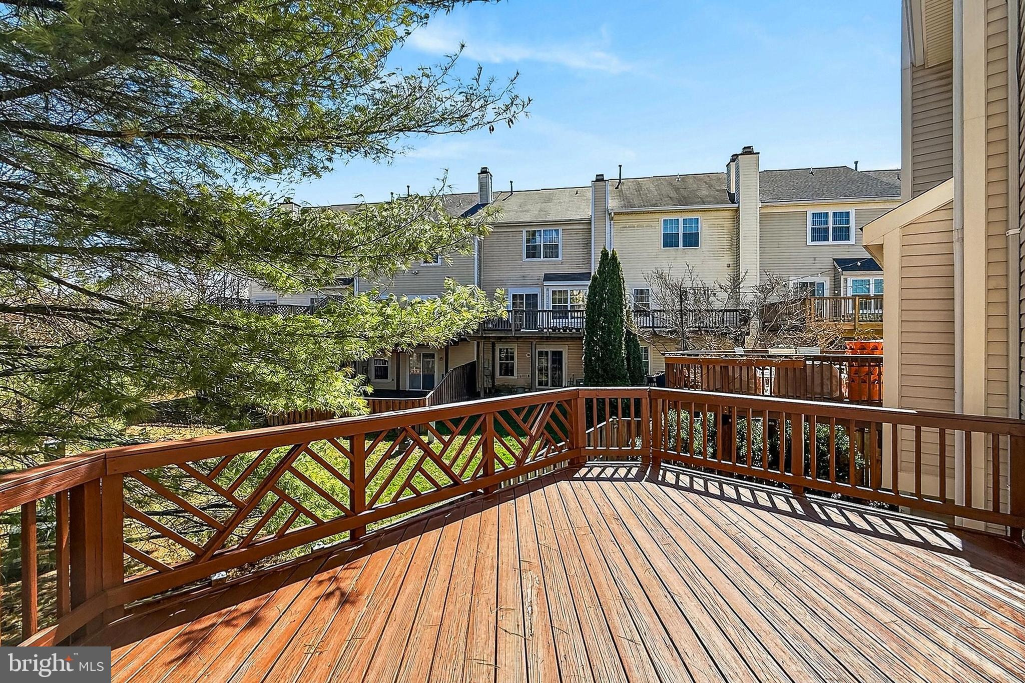 ROCKPOINTE - Residential