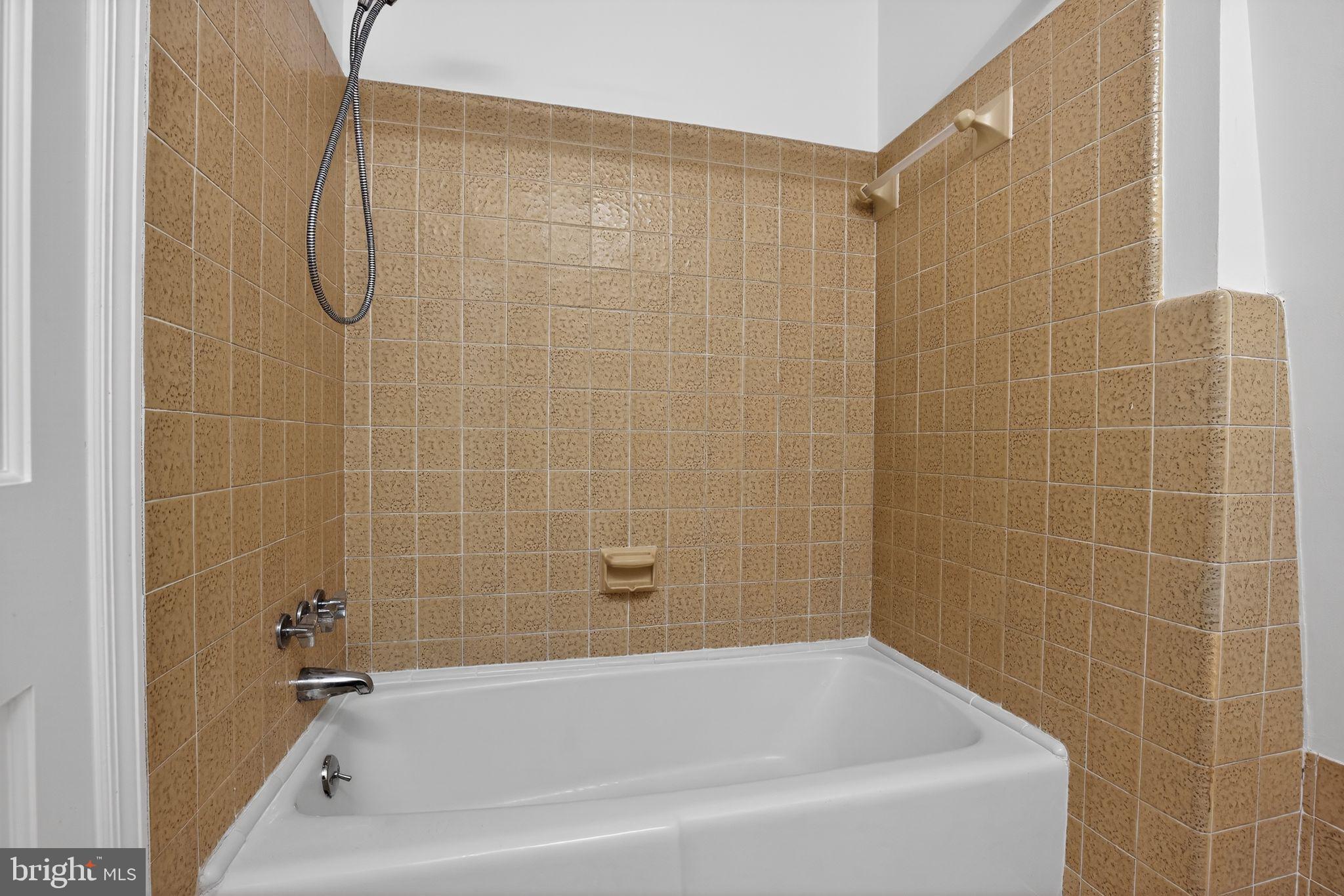 TOWER HILL - Residential