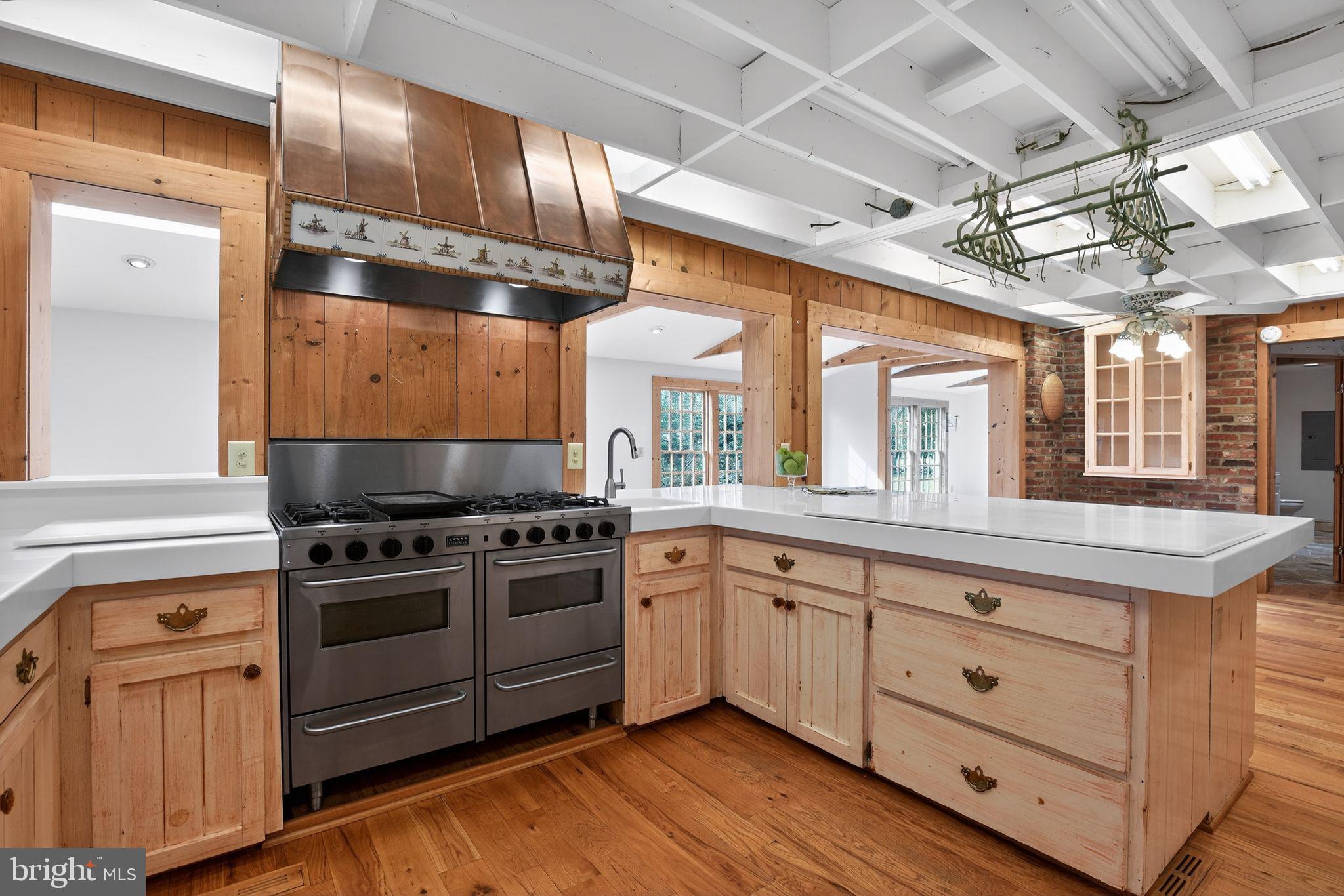 TOWER HILL - Residential