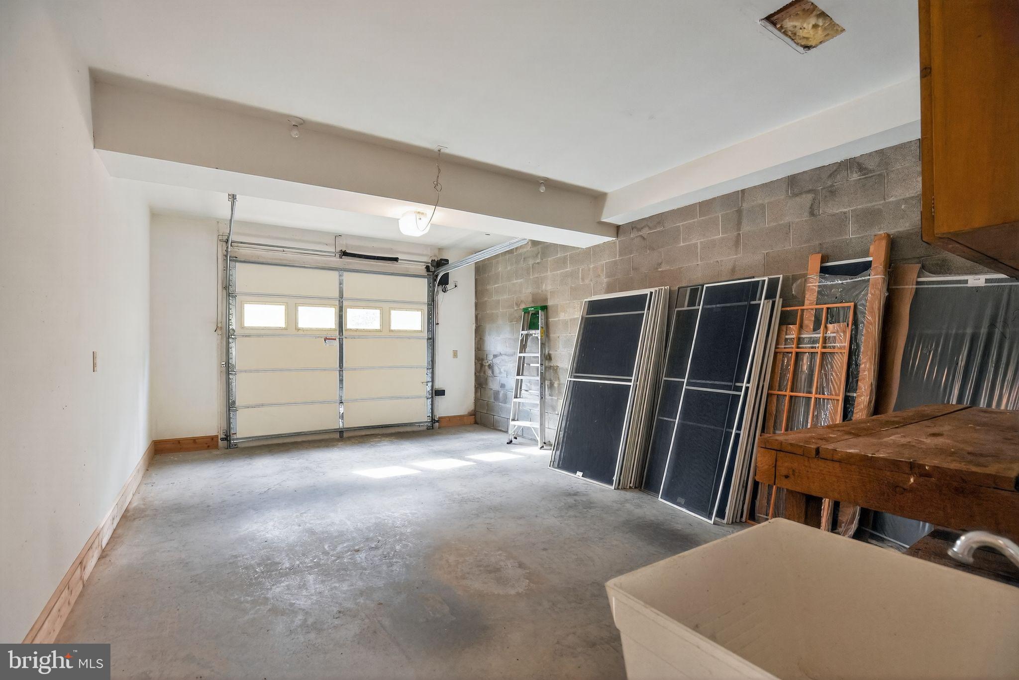 TOWER HILL - Residential