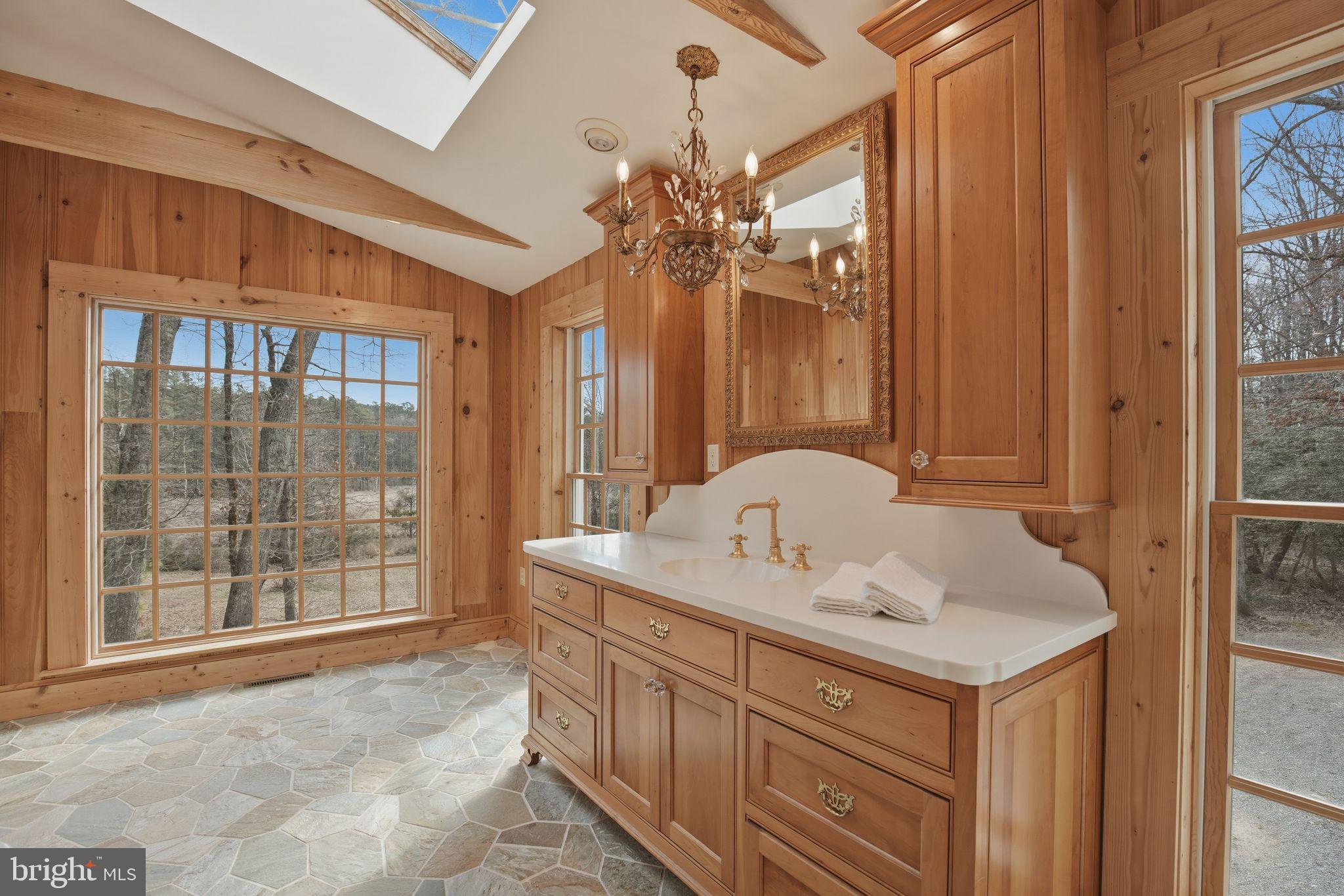 TOWER HILL - Residential